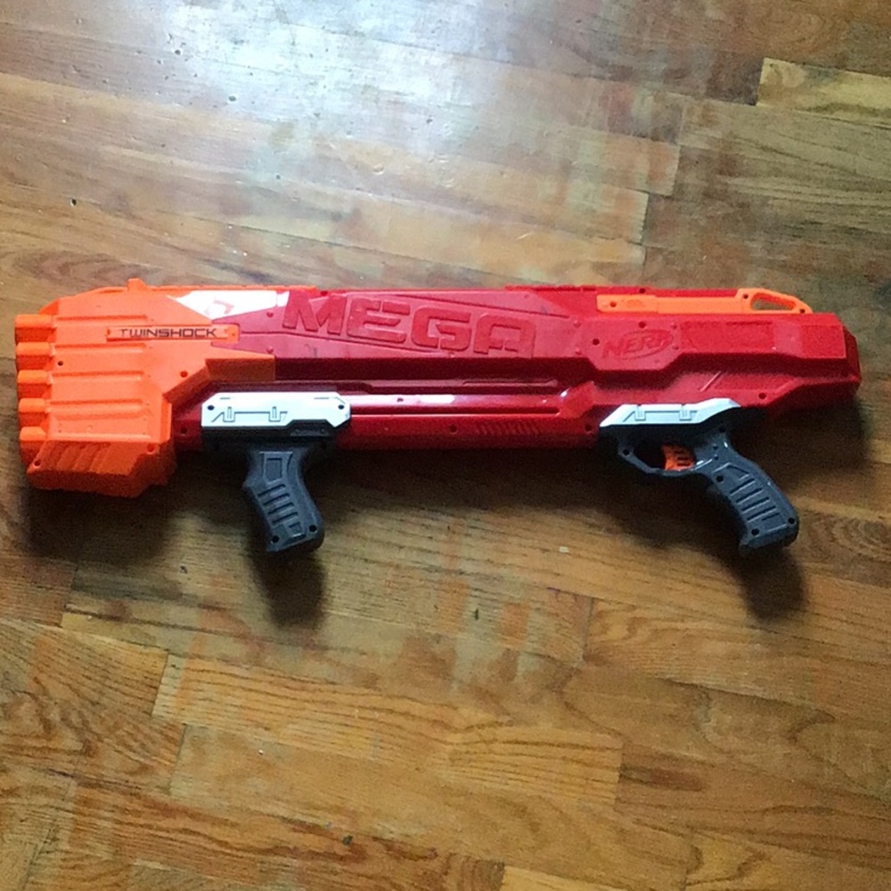 Nerf n-strike mega twin shock
